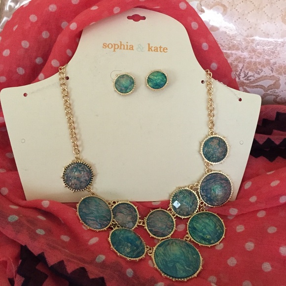 Necklace and earrings set!! - Picture 1 of 1