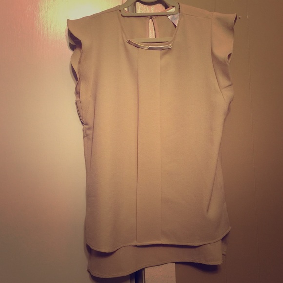 Beige Scallop Sleeved Top