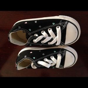 Girls size 6 converse