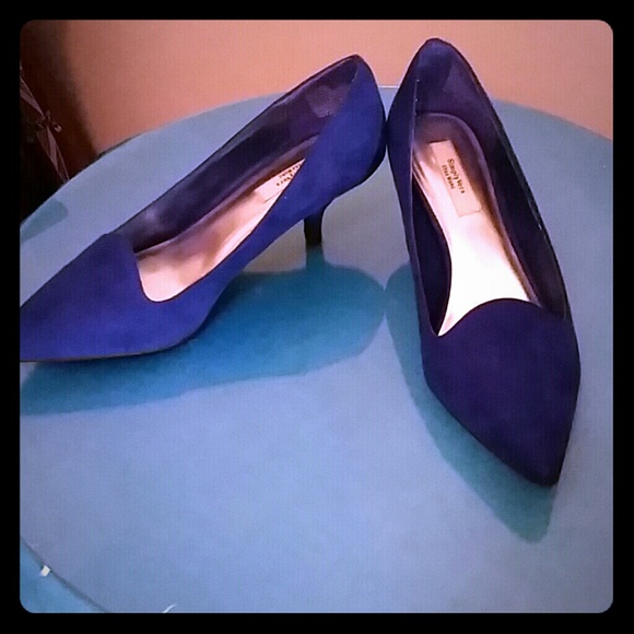 Simply Vera Wang Royal Blue Suede Heels