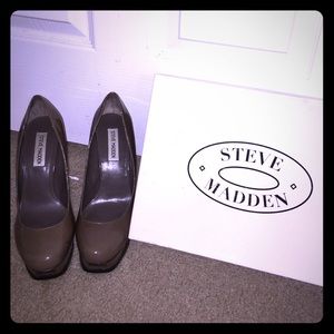 Steve Madden patent leather pumps