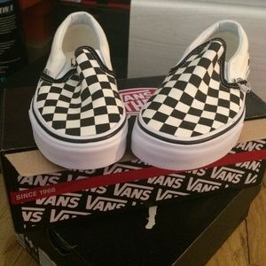 Checkered Vans black&white