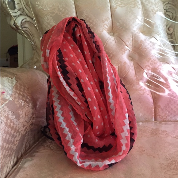 Infinity scarf - Picture 1 of 2