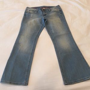 dELiA*s refuge distressed Jeans
