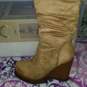 Brand new! Tan boots