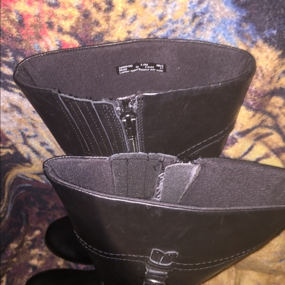 Boots - Picture 2 of 4