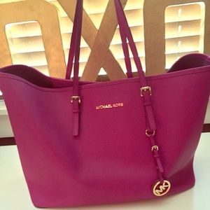 Michael Kors Jet Set Tote