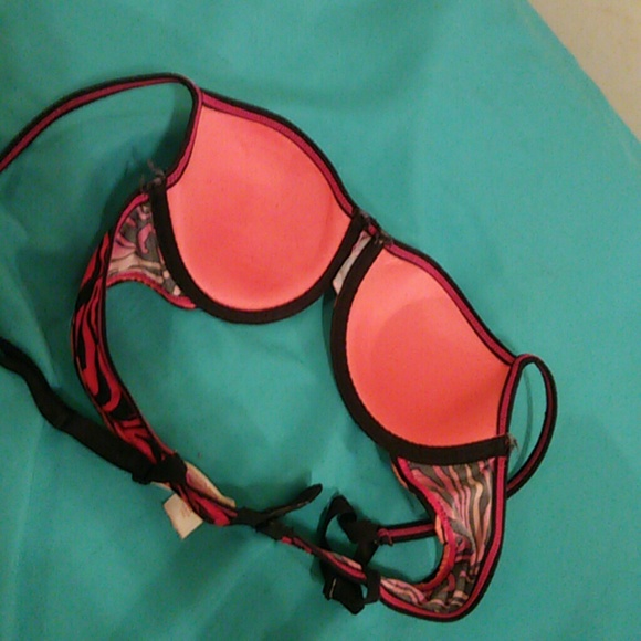 Bras - Picture 2 of 4