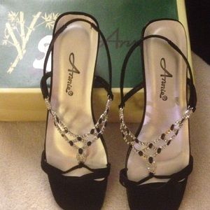 Beautiful stap heel (sale weekend )