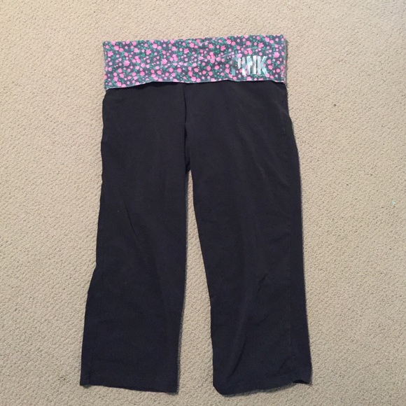 Pink VS cropped yoga pants