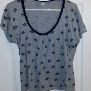 Low cut grey shirt with stars