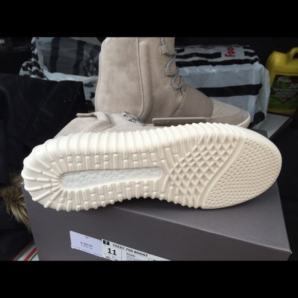Addidas Yeezy Boost 750 BRAND NEW IN BOX - Picture 4 of 4