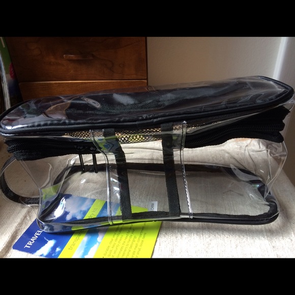 Handy traveling cosmetic bag - Picture 1 of 3