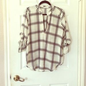 Black and with 3/4 sleeve tunic