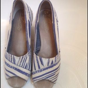 Cute and comfortable TOMS wedges