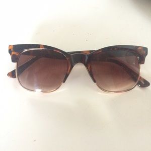 UO wayfarer suglasses