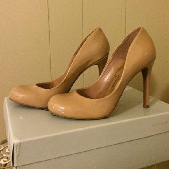 Nude Jessica Simpson Callie Pumps