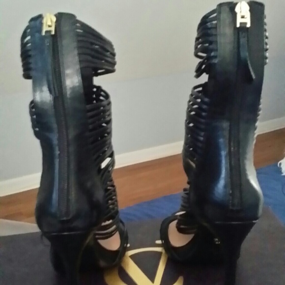 Vince Camuto Bailee Pump - Picture 3 of 4