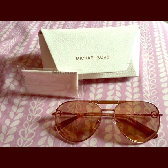 Authentic Michael kors Sunglasses NEW. Never used - Picture 1 of 4