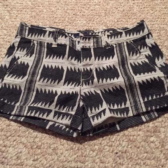 Patterned shorts