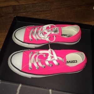 Hot pink converse.