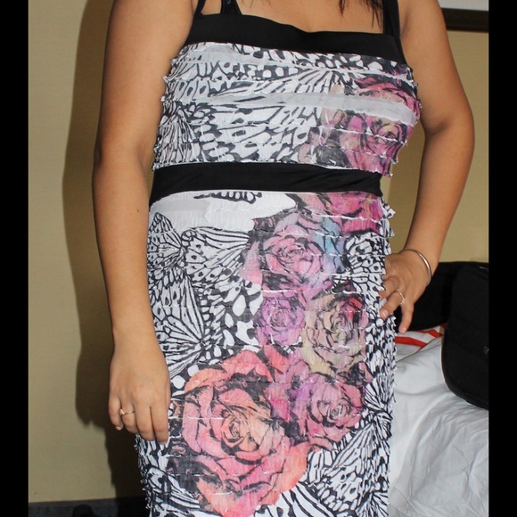 Summer flowery stretchy dress