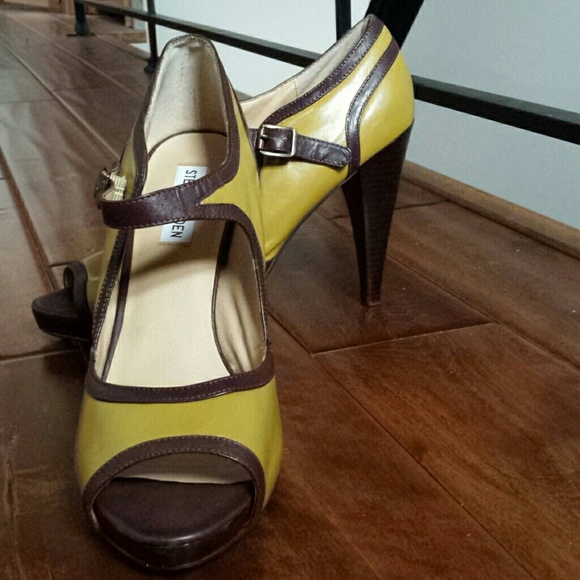 Steve Madden Reede mustard pumps