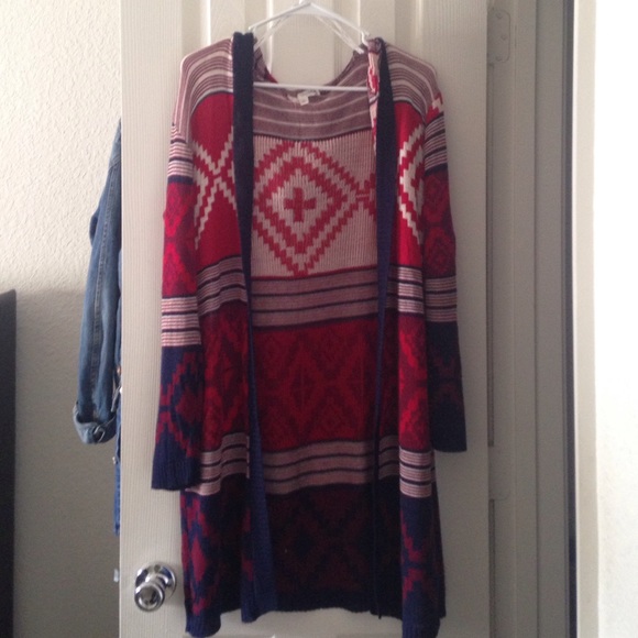 Long knitted cardigan w/ hood.
