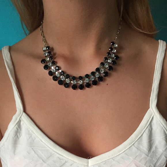 Black and silver statement necklace - Picture 2 of 2