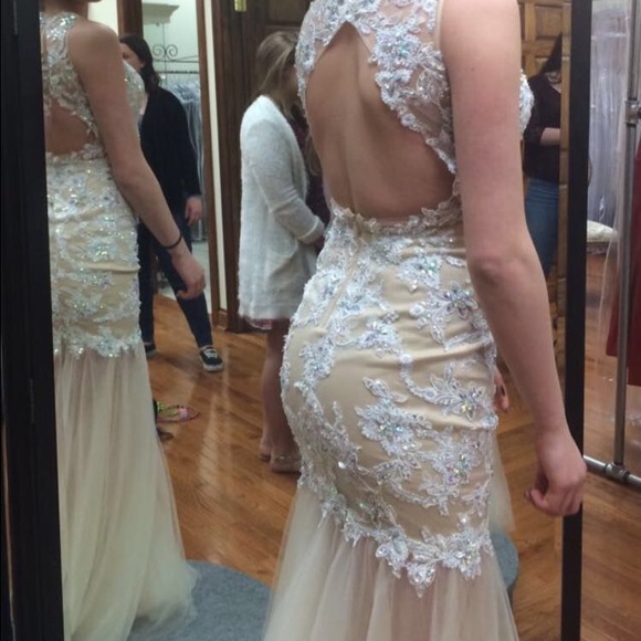 PROM DRESS⚡️OFFERS ACCEPTED⚡️ - Picture 2 of 3