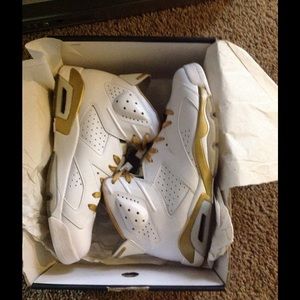 Air Jordan Retro 6 Gold Pack