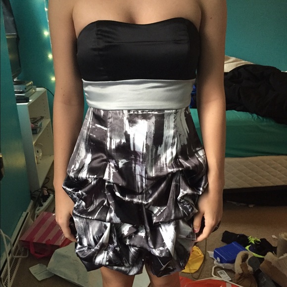 Black and white silky dress - Picture 1 of 2