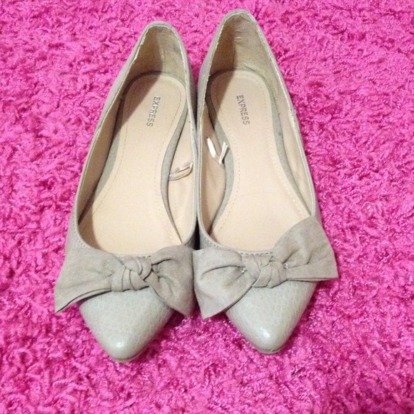 Express size 8 flats