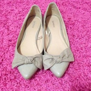 Express size 8 flats