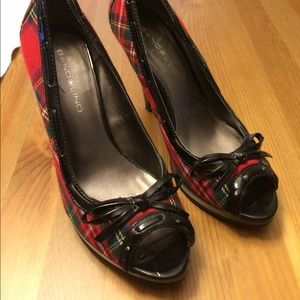 Bandolino plaid pumps