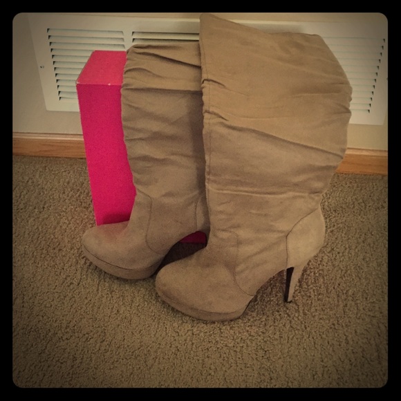 Suede-like high-heeled boots