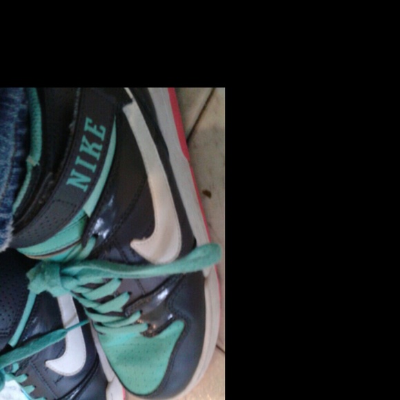 Teal nike re posh were to big