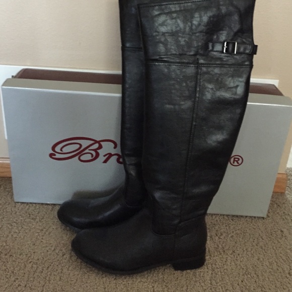 Flat black boots