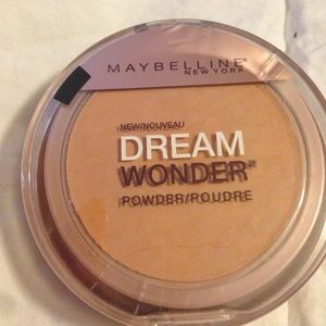 Maybelline powder! FREE GIFT WITH $20 PURCHASE