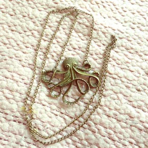 Squid pendant necklace🐙