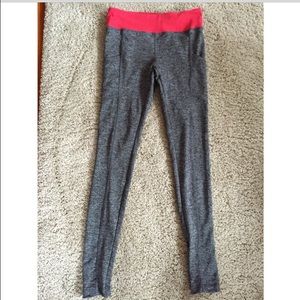 Athletic yoga pants/leggings