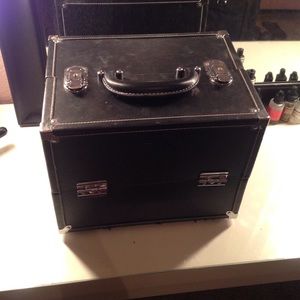 MAKEUP BOX
