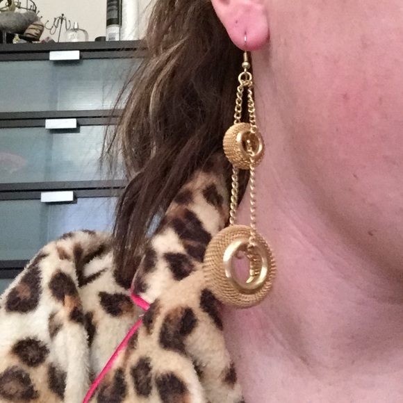 Gold dangling earrings mesh rings - Picture 2 of 2