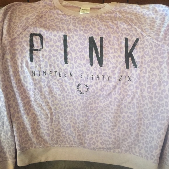 💥SOLD💥VS pink sweatshirt