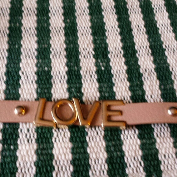 BCBG LEATHER LOVE BRACELET