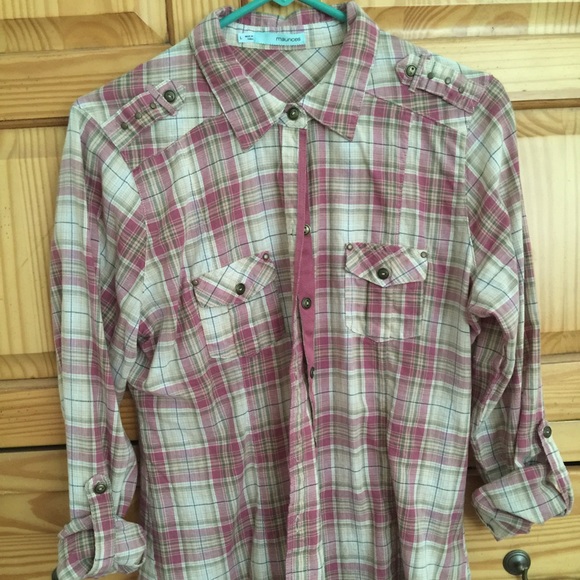 Maurice's lightweight plaid button up shirt