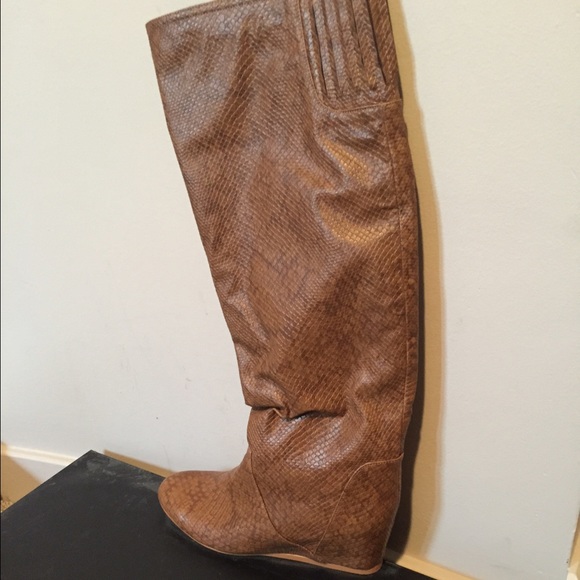 Colin Stuart, Victoria Secret, Cognac Wedge Boot