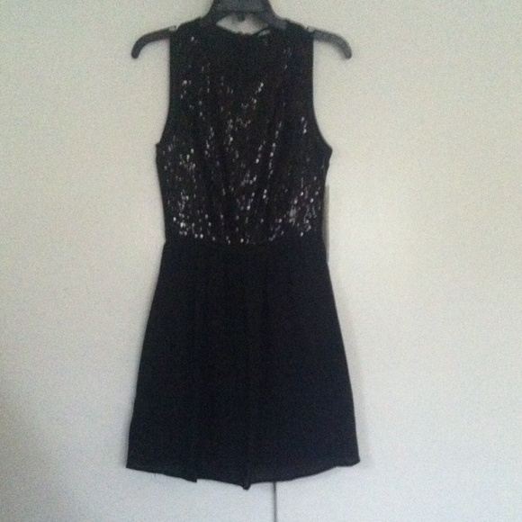 Dresses & Skirts - Gorgeous BlackSequin Seventeen Dress