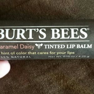 Burts Bees tinted  Lip balm NWT
