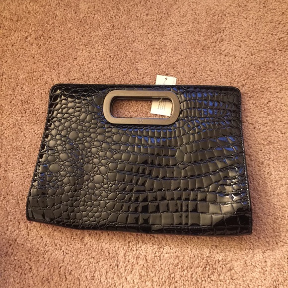 Black clutch